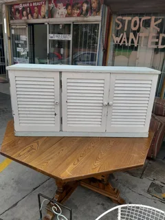Wooden white cabinet R499