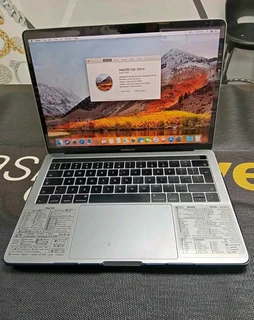 Macbook Pro 2017,intel Core I5@3.1 Ghz,8gb Ram,256gb Ssd R6999