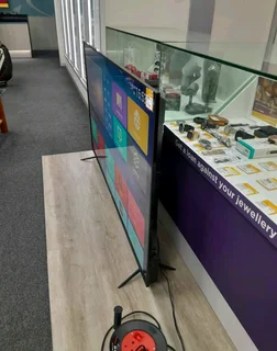 SANSUI 70&#34;NCH SMART TV R9999