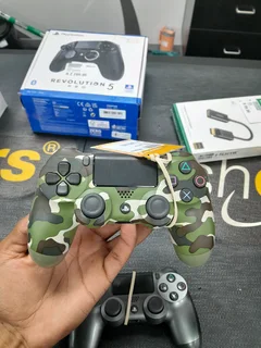 PS4 CONTROLLERS ONLY 2 IN STOCK