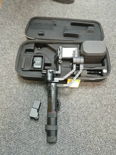 Zhiyun crane 2 stabilizer with focus motor,12-18 hours runtime R3999