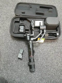 Zhiyun crane 2 stabilizer with focus motor,12-18 hours runtime R3999