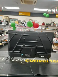 SKYWORTH 32" SMART TV REMOTE INCLUDED