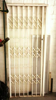 Security trellidor gates retractable