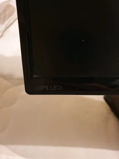 LG 19.5 inch LED IPS monitor, resolution 1440x900 pixels VGA port (incl. HDMI adapter)