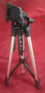 Vivitar Deluxe Lightweight Video/Photo Tripod