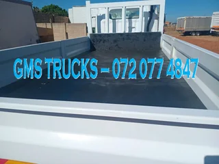 2011 NISSAN UD 40 DROPSIDE TRUCK FOR SALE (JT16)