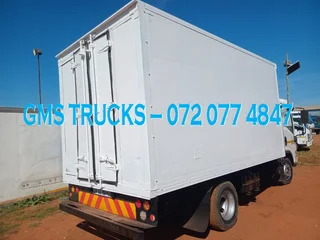 2010 ISUZU NPR 300 BOX BODY TRUCK FOR SALE (JT63)