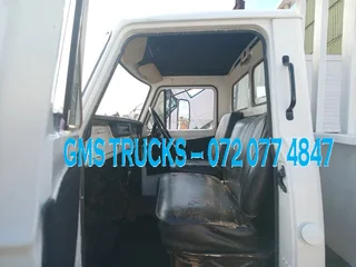 1992 NISSAN UG720 DROPSIDE TRUCK FOR SALE (T34)