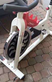 Tempo 400 Spin Bike