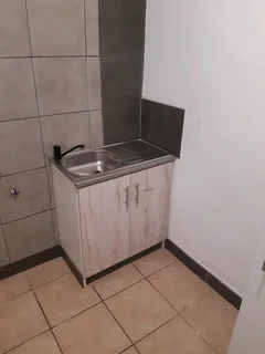 Flatlet Isipingo Rail 1 bedroom and kitchen