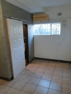 Flatlet Isipingo Rail 1 bedroom and kitchen