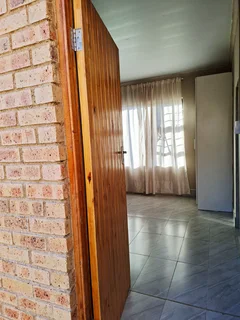Bachelor cottage to rent in edenglen edenvale
