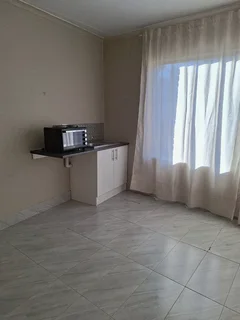 Bachelor cottage to rent in edenglen edenvale