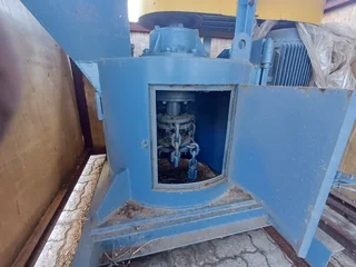 Vertical chain mill