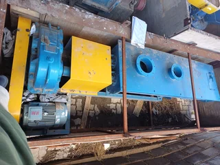 Horizontal screw mixer