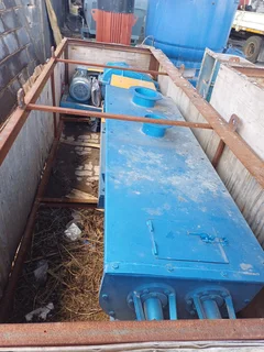 Horizontal screw mixer