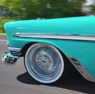 White walls / Mirrors