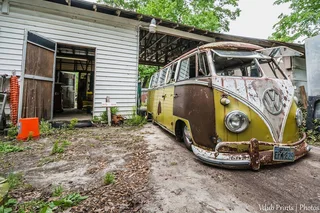 White walls / Mirrors