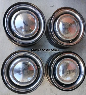 White walls / Mirrors