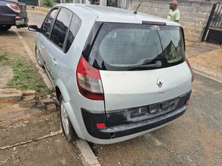 Renault Scenic 2 1.9 dci stripping for parts