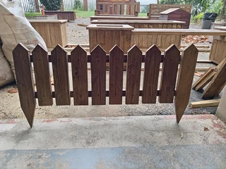 Picket fencing panels
