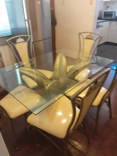 Dining Room Table and 6 Chairs