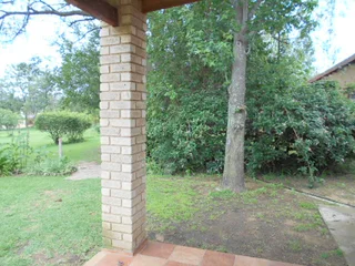 HONEYDEW, PET FRIENDLY, 2-bed cottage on safe plot, tarred road, electric fence &amp; gate