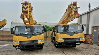 30 TON XCMG MOBILE CRANE