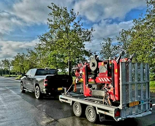 AI CRANE HIRE - Our Hoeflon Compact Mini Cranes are geared for the future!