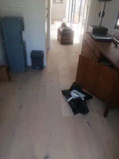 Floor fitters needed