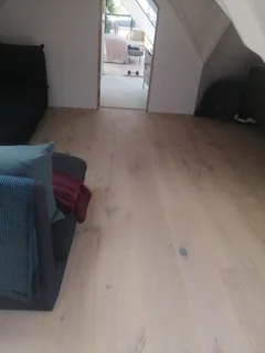 Floor fitters needed