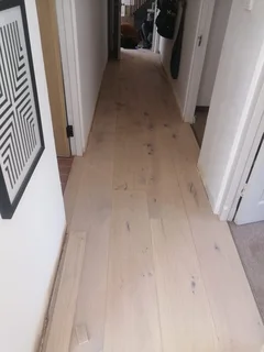 Floor fitters needed