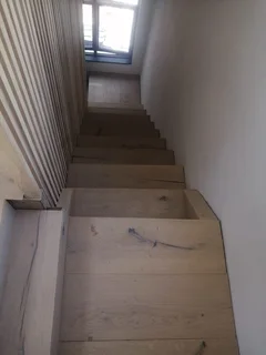 Floor fitters needed