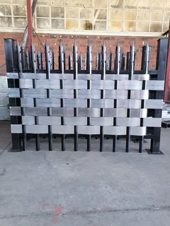 PALISADE FENCING