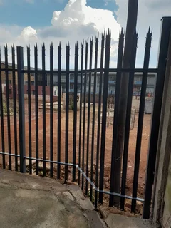 PROLINE PALISADE FENCING AND GATES