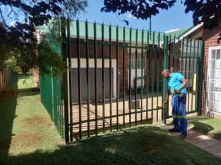 PROLINE PALISADE FENCING AND GATES