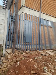 PROLINE PALISADE FENCING AND GATES