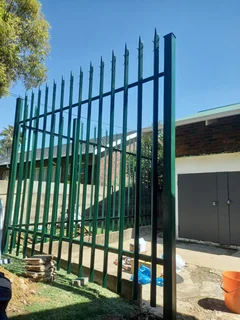 PROLINE PALISADE FENCING AND GATES