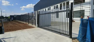 PALISADE FENCING AND GATES