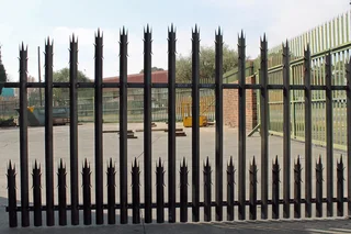 PROLINE PALISADE FENCING, GATES AND PAINT