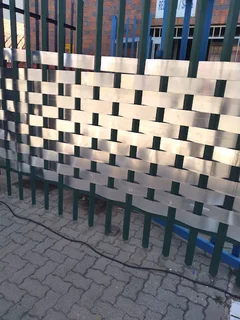 PALISADE FENCING AND GATES &#64;PROLINE PALISADE