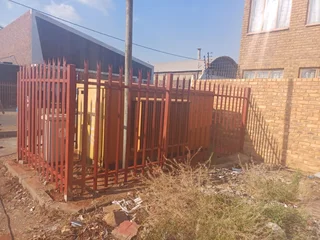STEEL PALISADE FENCING &amp; PAINT MANUFACTURERS