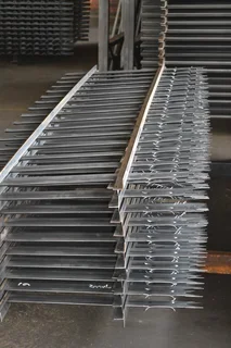 PALISADE FENCING, GATES AND PAINT