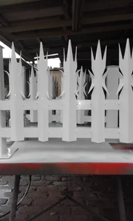 PALISADE FENCING, GATES AND PAINT