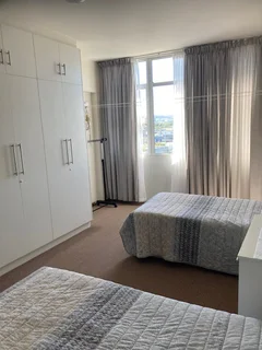 Sunny, secure apartment in Pristine condition - Opposite Sanlam Bellville