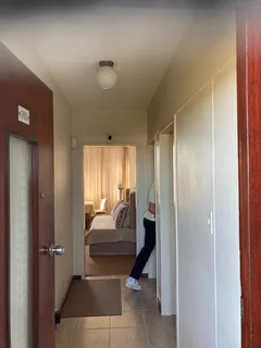 Sunny, secure apartment in Pristine condition - Opposite Sanlam Bellville