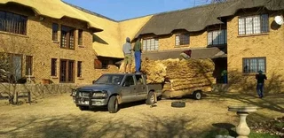 SIDWELL THATCH ROOFS AND LAPAS.