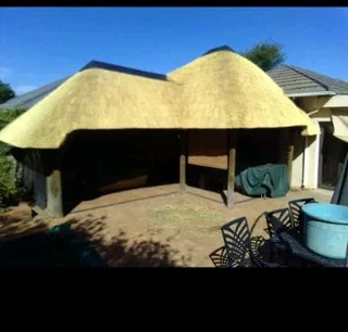 SIDWELL THATCH ROOFS AND LAPAS.