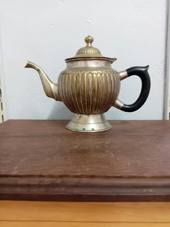 6 x Antique Vintage Tea Pots